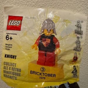 Lego Bricktober 1978 Minifigure Magnet Polybag Knight Sealed Bag 2011 Toys R Us